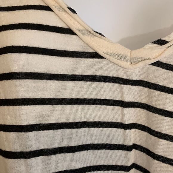 BP, large, V neck , T shirt top, great condition, polyester/rayon - Picture 2 of 9